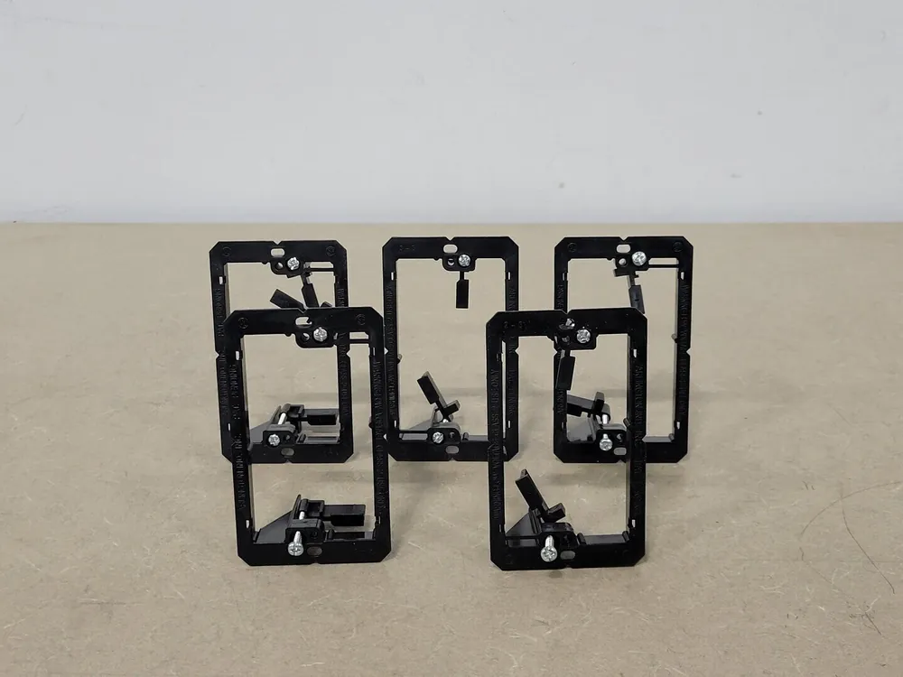 Single Gang Device Mounting Plate LV1 1/4" - 1" (Box of 5)