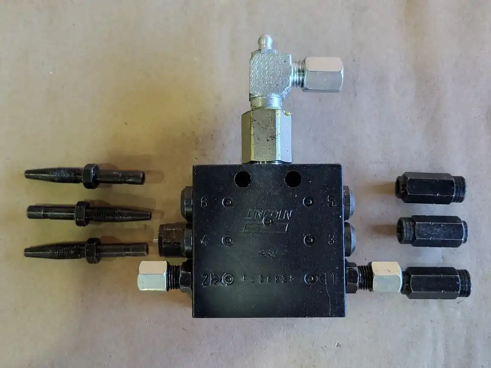 Lubricant Valve 3128253980