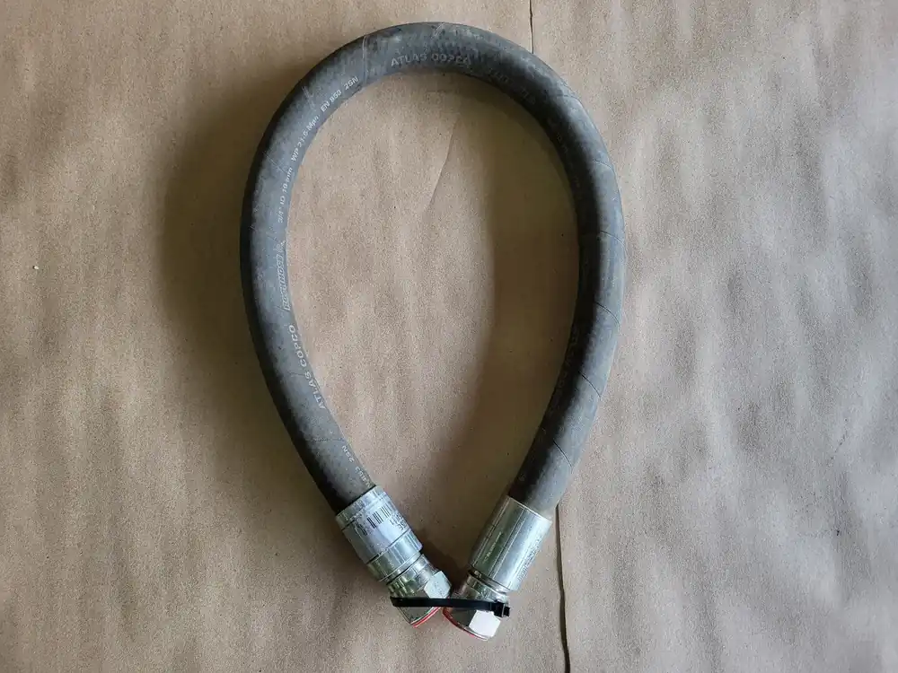 Hose 574326411