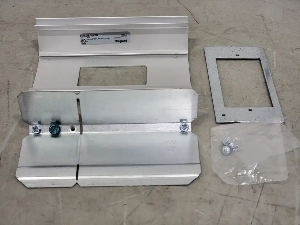 Wiremold ALDS4000 Single Channel Decorator Device Plate CALDS4047R