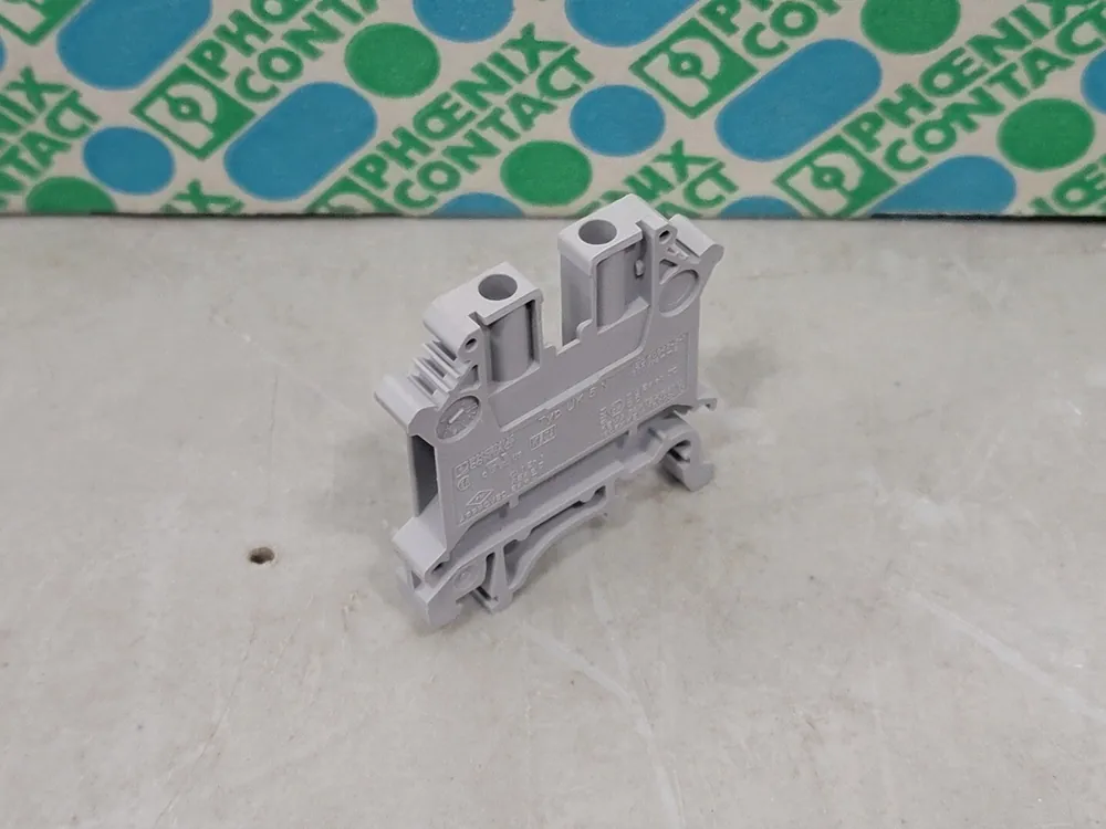 UK 5 N Feed Through Terminal Block 3004362 (Box of 65)