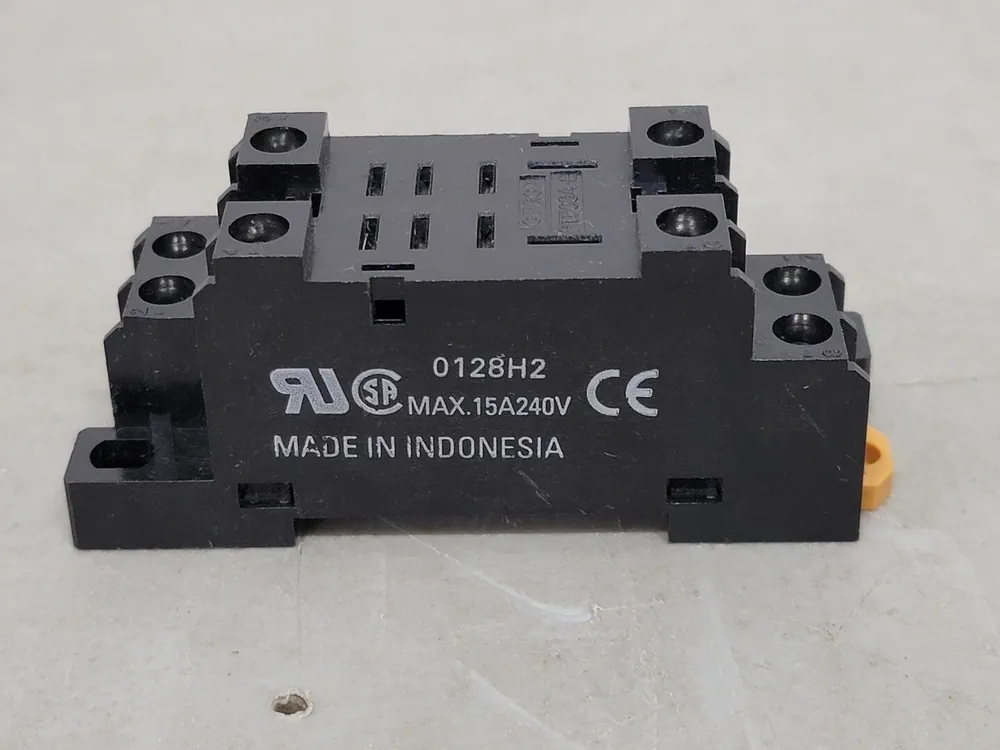 8-Pin Relay Socket PTF08A-E (Bag of 7)