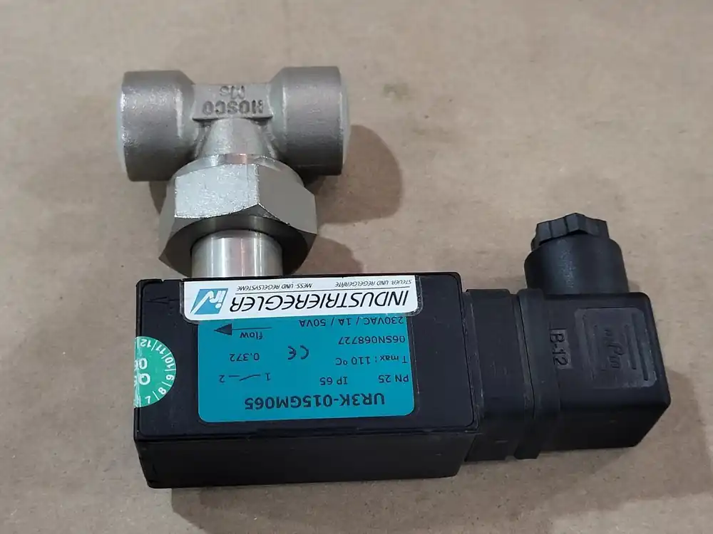 Oil Flow Switch UR3K-015GM065