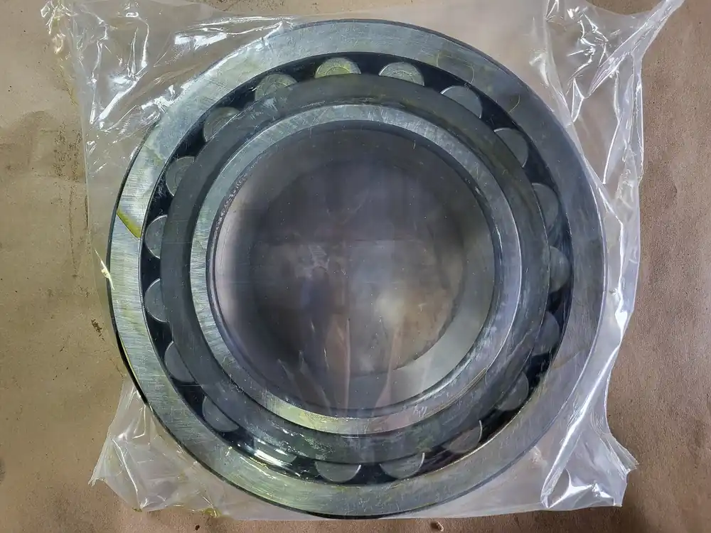 Spherical Roller Bearing 23228 CC/W33