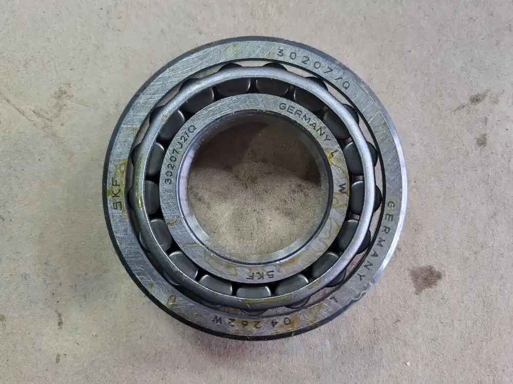 Single Row Tapered Roller Bearing 30207 J2/Q