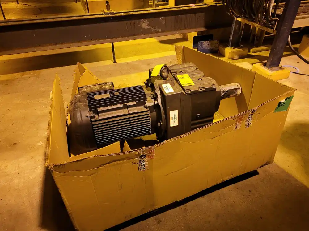 44.39 1 Ratio, Helical Gearmotor R137/A w/ 20 hp Electric Motor