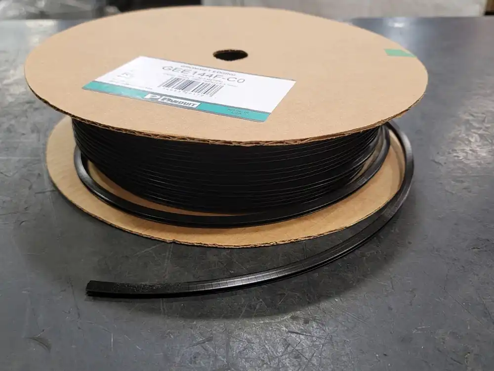 100 ft Slotted Grommet Edging GEE144F-C0