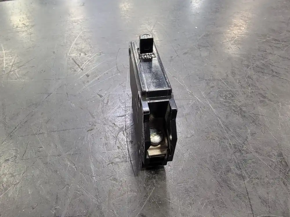 15 Amp, 1 Pole, 120/240 volts Circuit Breaker QB115