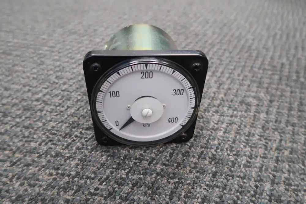 4.5", 0-400 kPa Switchboard Meter DB-40