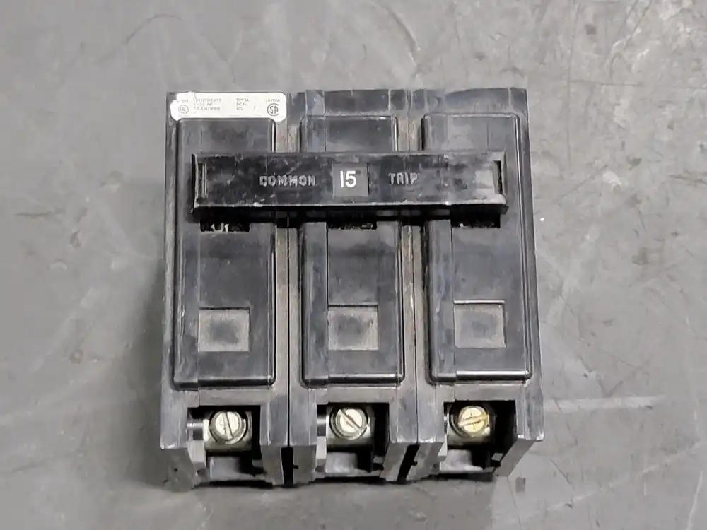 15 Amp, 3 Pole, 240 volts Circuit Breaker BAB3015H