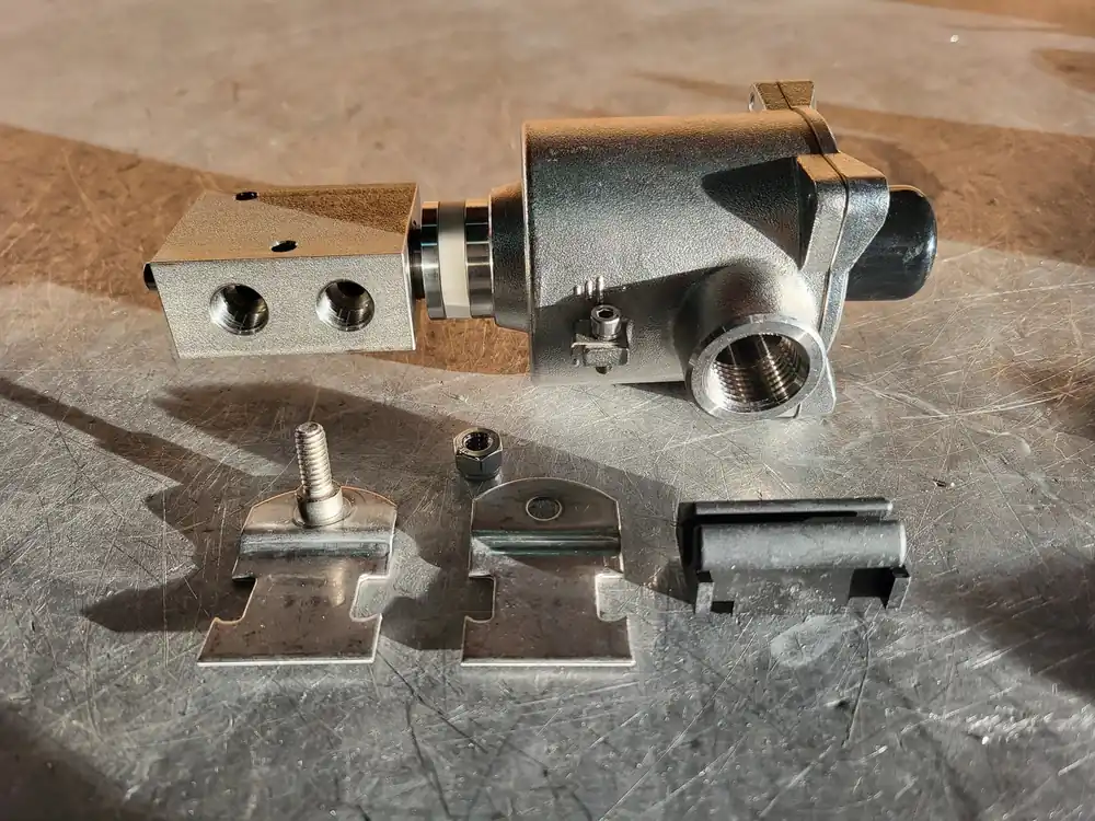 Solenoid Valve FP06P-S1-04-32-NU-AL-77U-24D-M-30-K85