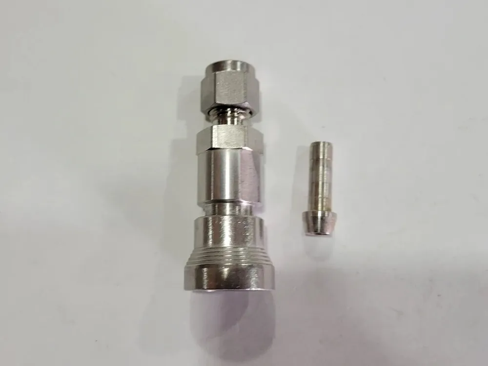 1/4", Straight-Connector, FPT, R1DIX0002B