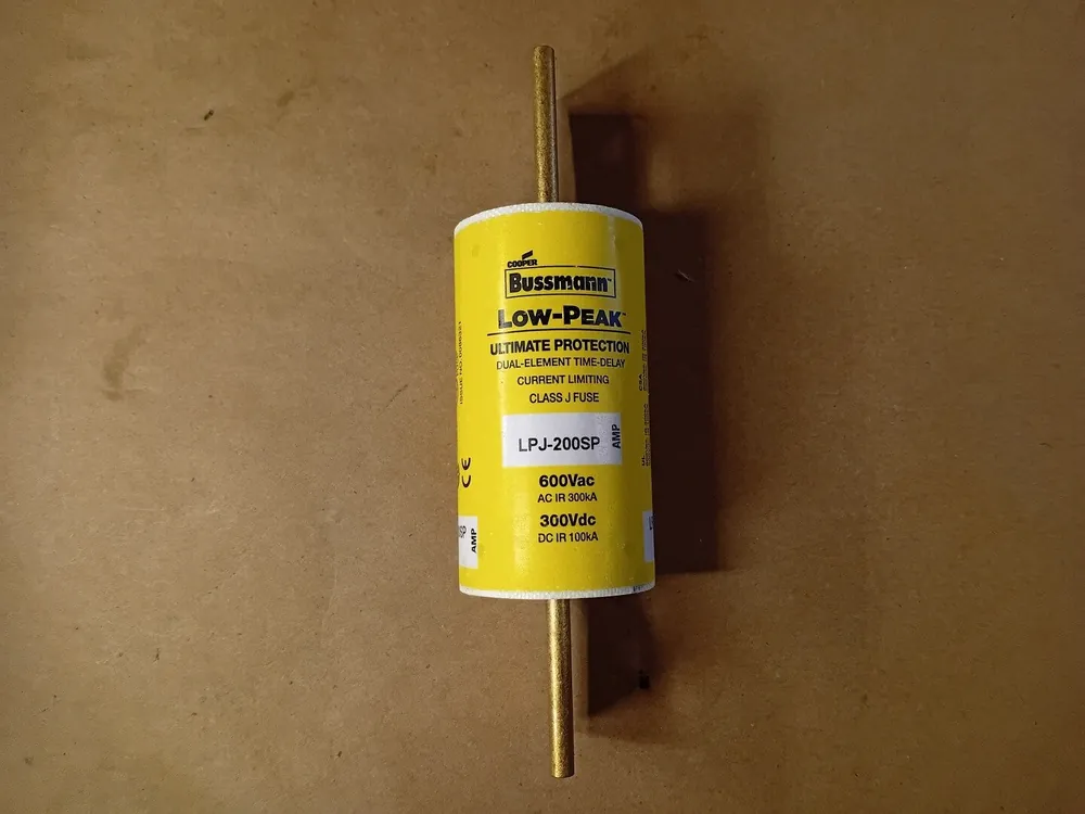 200 Amp, 600 Volts Low-Peak Fuse LPJ-200SP