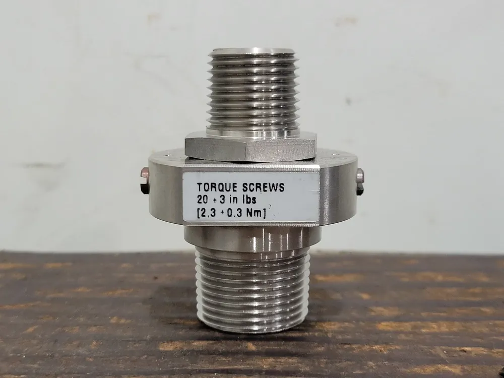 Torque Screws 20 3 in lbs (2.3 0.3 Nm)