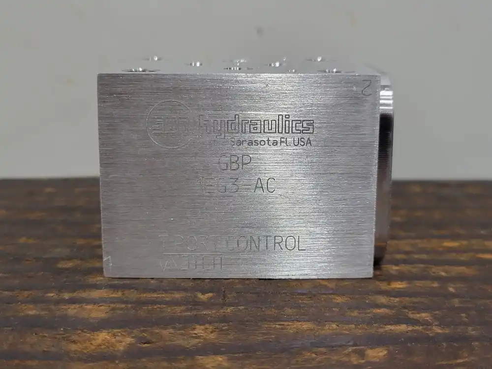 ISO 03 Into P or Out of T Manifold GBP 1EG3-AC