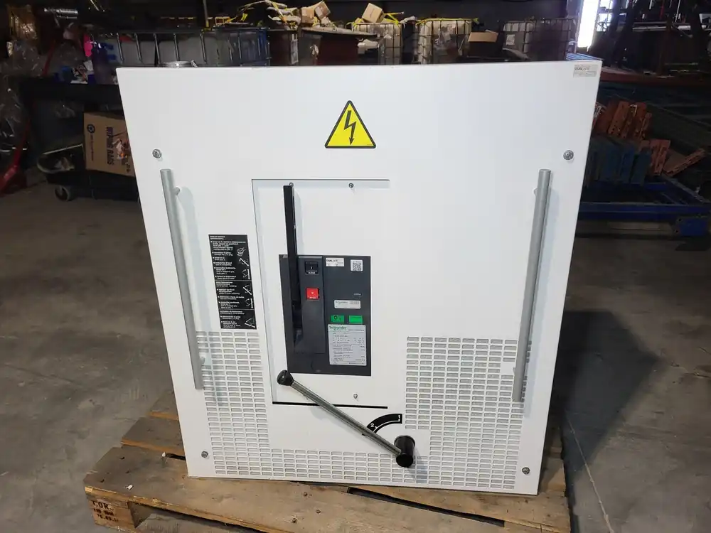 LF3 Circuit Breaker 3000A, 12kV, 75 kV, 40 kA