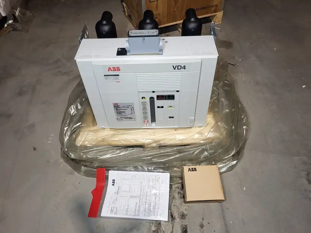 VD4 17.12.32 Vacuum Circuit Breaker 1250A, 17.5kV, 95kV, 31.5kA