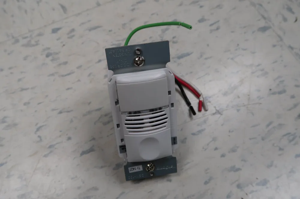 120/277 V PIR Wall Switch Occupancy Sensor WS-301-W