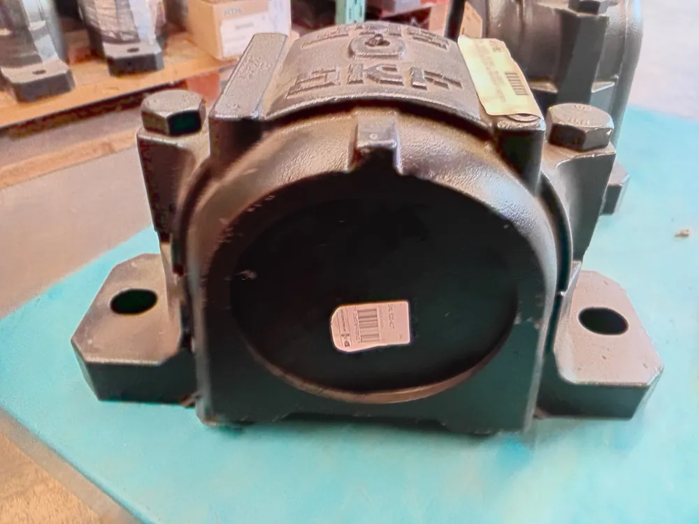 Split Plummer Pillow Block Housing 3.54" Bore, SNL 520-617