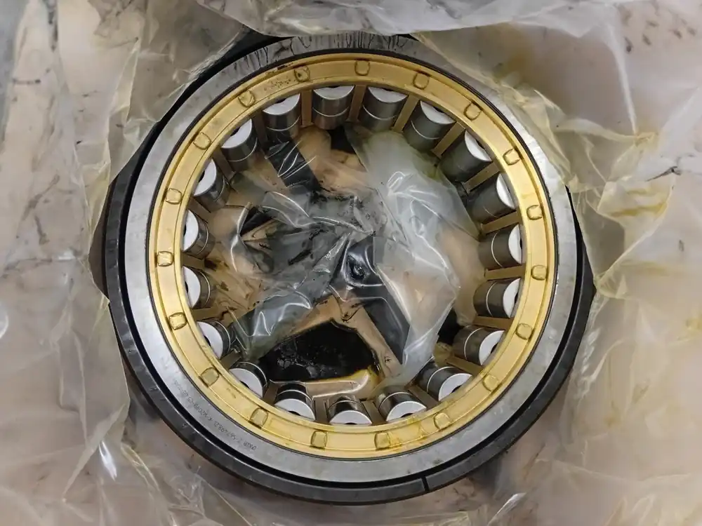 Cylindrical Roller Bearing 220mm ID x 400mm OD x 108mm W, Z-567498.ZL-K-W209B