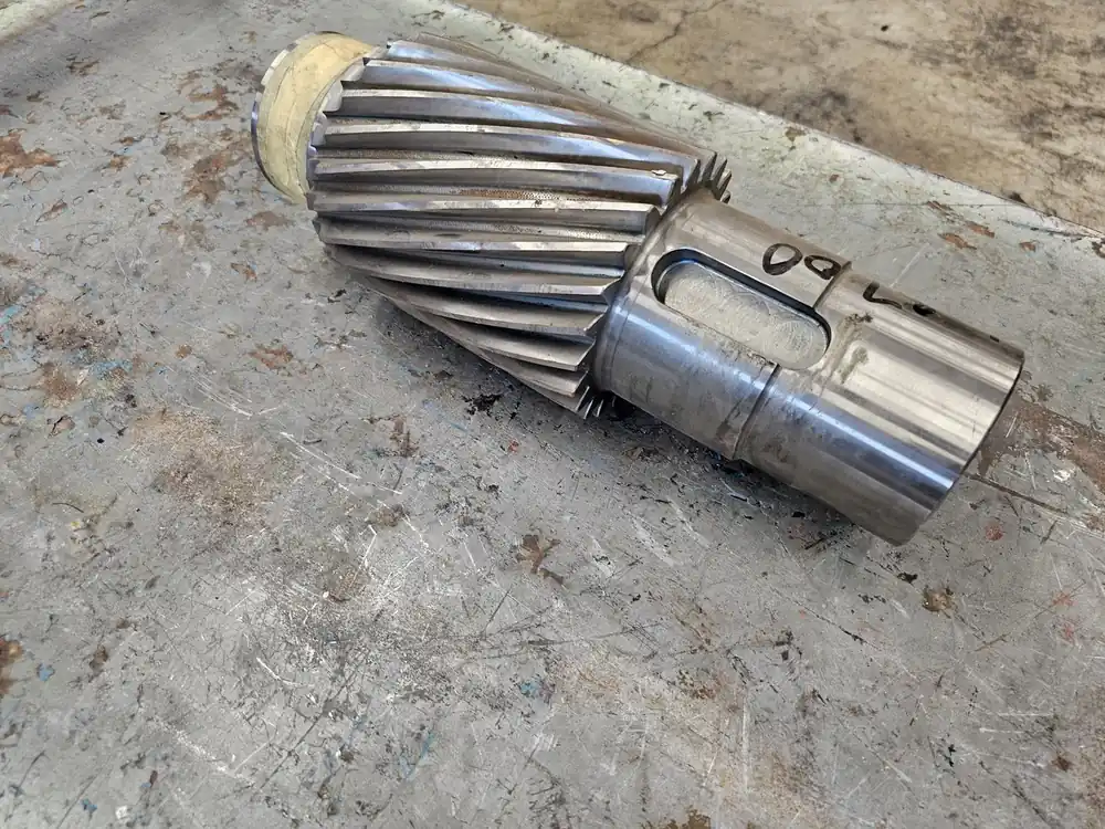 Low Speed Pinion C/W Shaft
