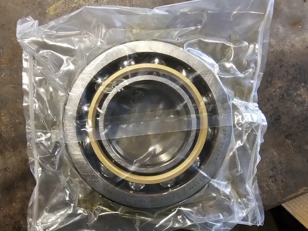 Single Row Angular Contact Ball Bearing 85mm ID x 180mm OD x 41mm W, 7317BECBM