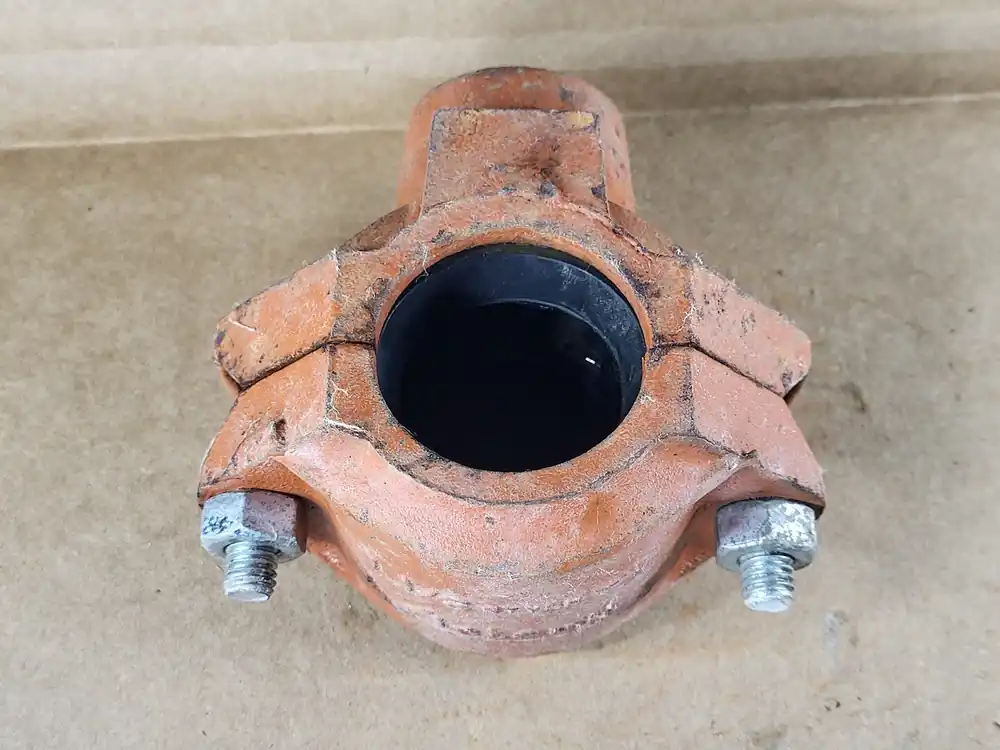 1-1/2" Outlet Coupling Style 72