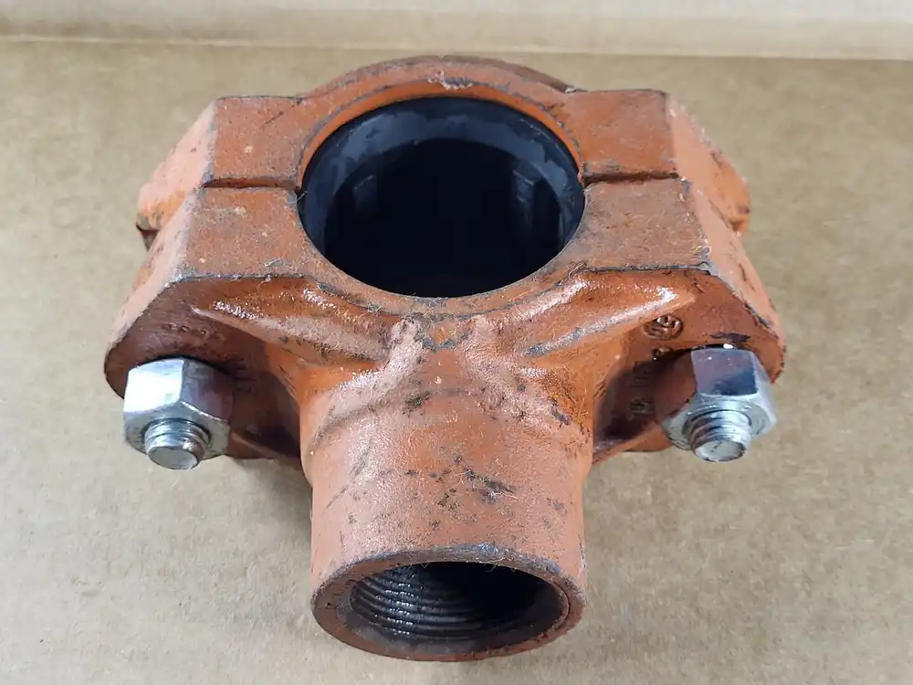 2-1/2" Outlet Coupling Style 72