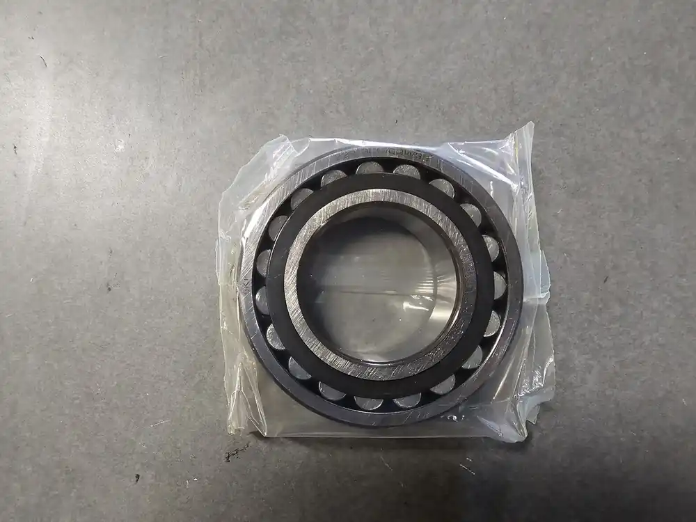 Spherical Roller Bearing 65mm ID x 120mm OD x 31mm W, 22213 CC/C3W33