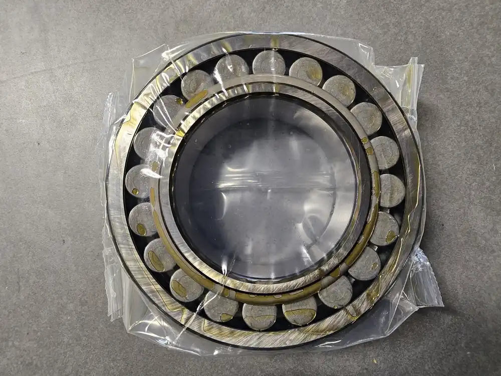Spherical Roller Bearing 130mm ID x 230mm OD x 64mm W, 22226E
