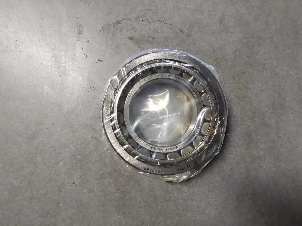 Single Row Tapered Roller Bearing 65mm ID x 120mm OD x 24.75mm W, 30213 J2/Q