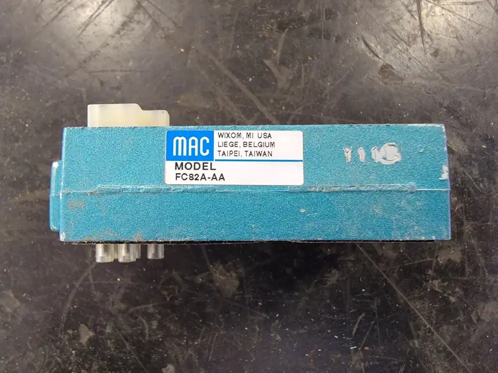 Pneumatic Valve FC82A-AA, 82 Plug in, 1/8" NPT