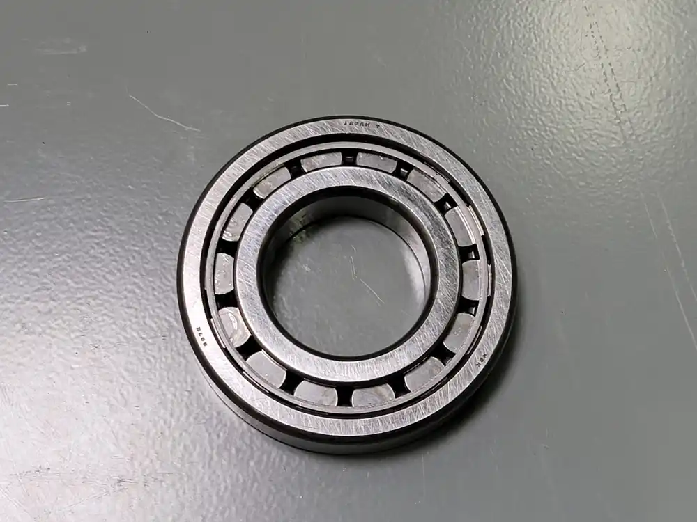 Single Row Cylindrical Roller Bearing No. NJ207E