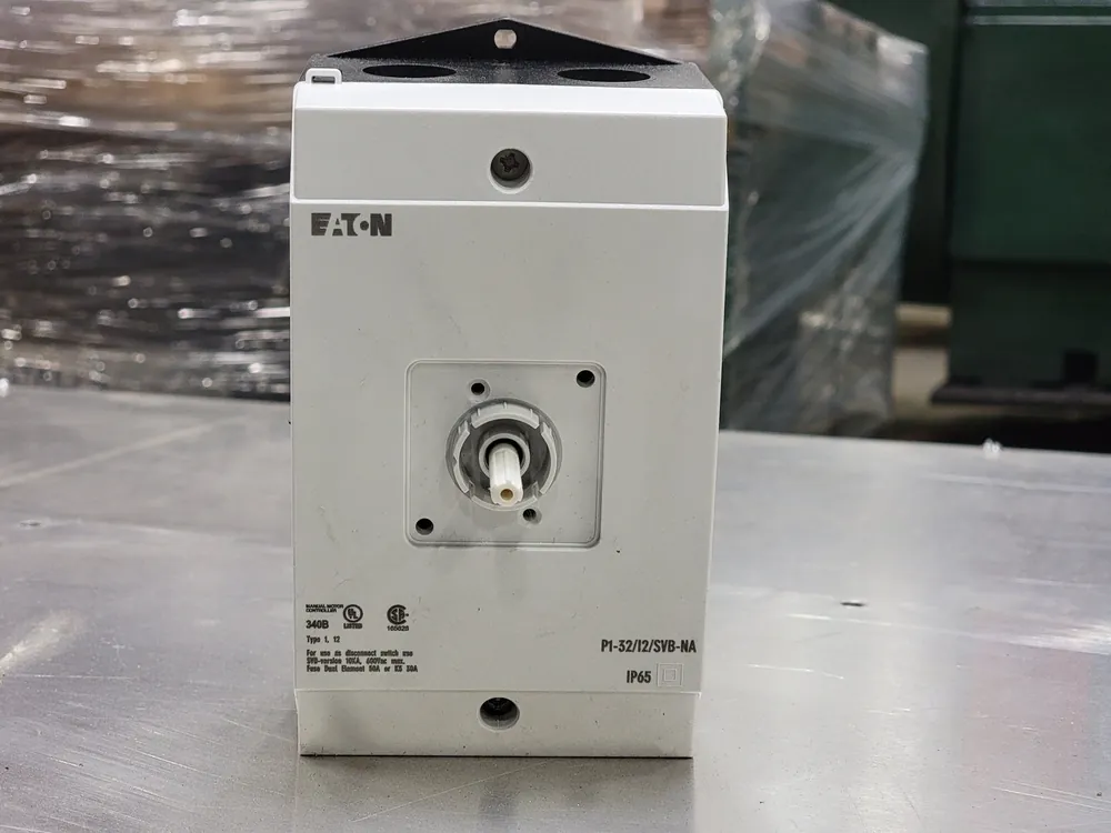 32 Amp, 3 Pole Main Switch P1-32/12/SVB-NA