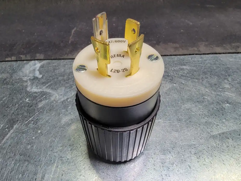 20 Amp Tech-Spec Locking Plug 72020NP