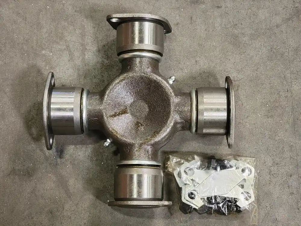 HD SVL Universal Joint 15-407X, 6.692" LG 1.938" Bearing Cap Dia. Cast Steel