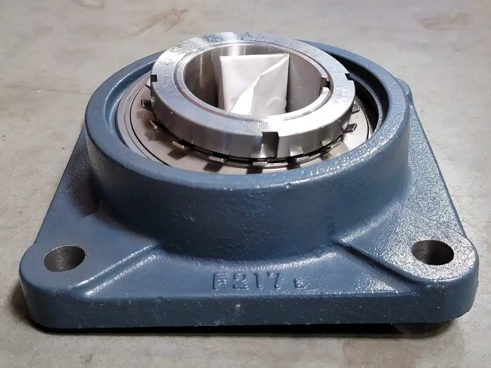 Square Flange Block Bearing 2-15/16" Bore, UKF217D1