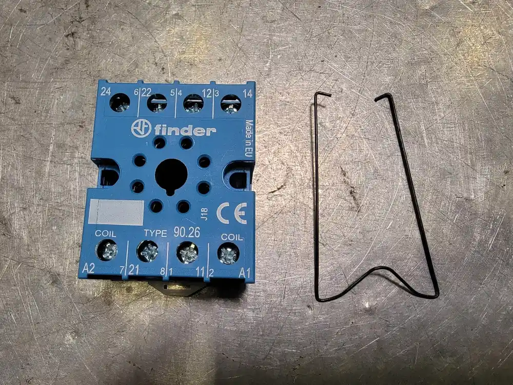 8-Pin Relay Socket Type 90.26
