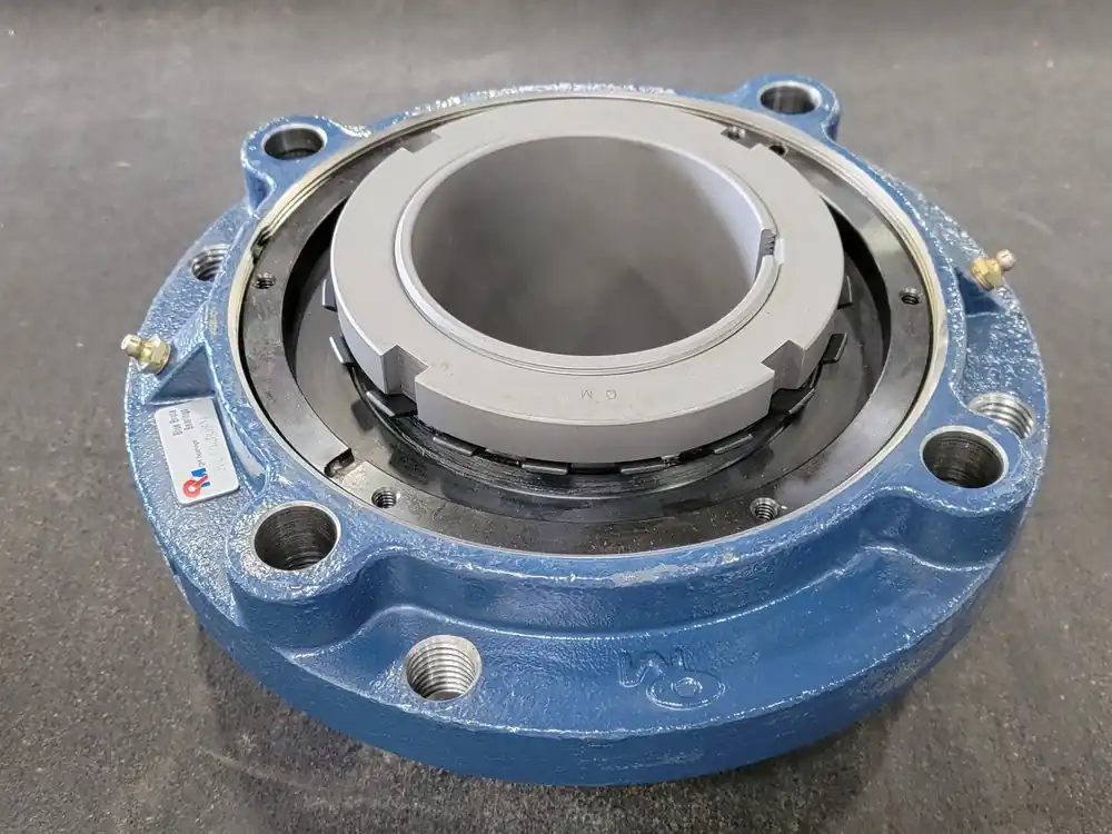 Piloted Flange-Mount Roller Bearing Unit 3-15/16" Bore, DVC22K315SM