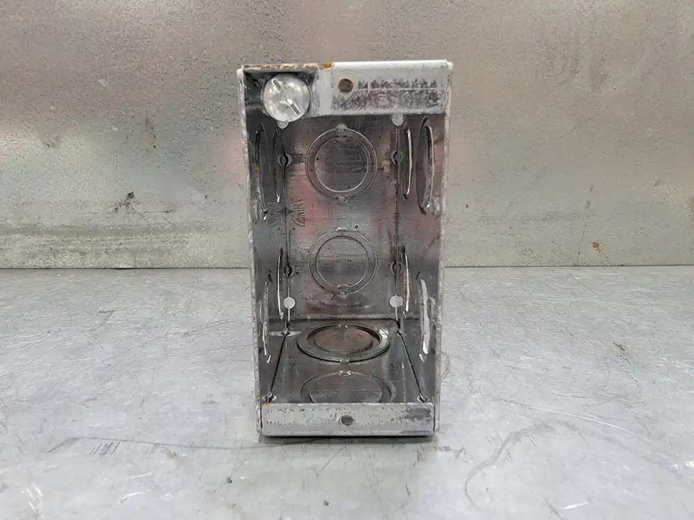 3.75" x 3.5" x 2" Pre-Ganged Masonry Box (Box of 80)