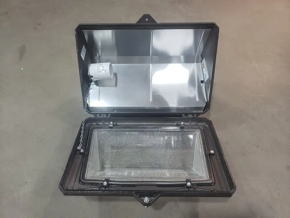 150W, HPS, 347/TT Wall Pack Light Fixture WPS158 w/ Lamp