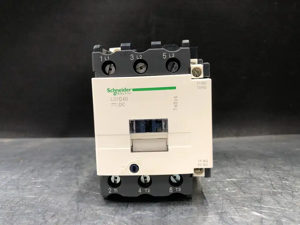 40 Amp, 3 Pole, 1NO + 1NC, 24 VDC Coil Contactor LC1D40BD
