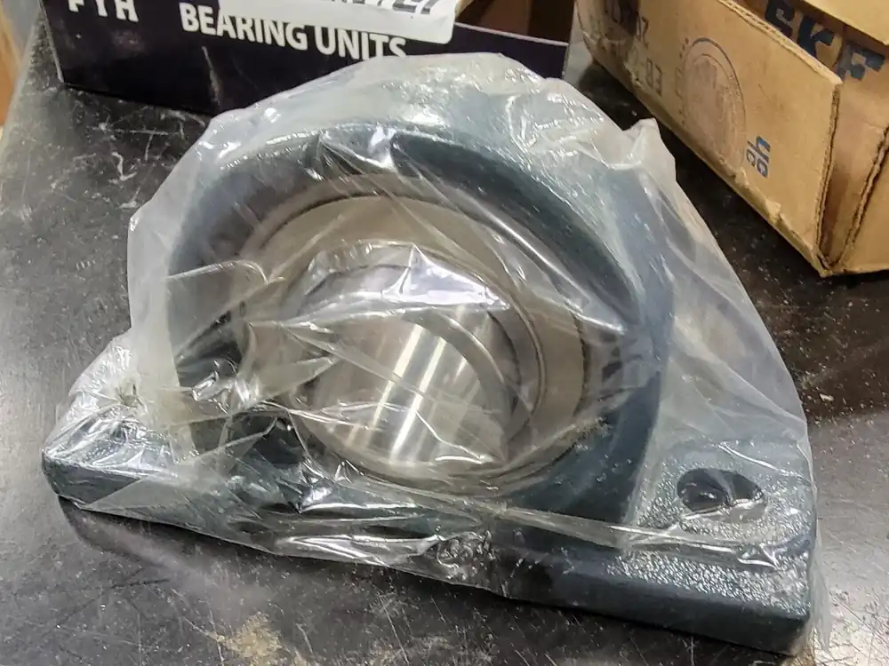1-1/2" Pillow Block Bearing w/ Adapter UKP209HE2309