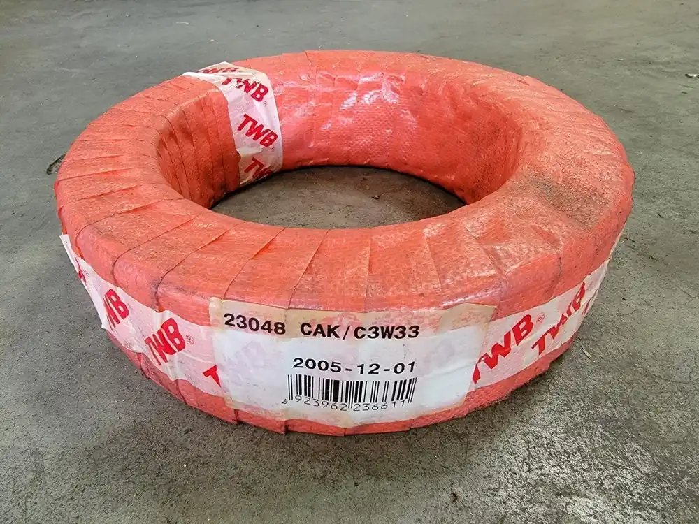 Spherical Roller Bearing No. 23048 CAK / C3W33
