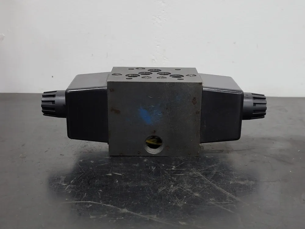 Directional Control Valve D3W4CNYC4