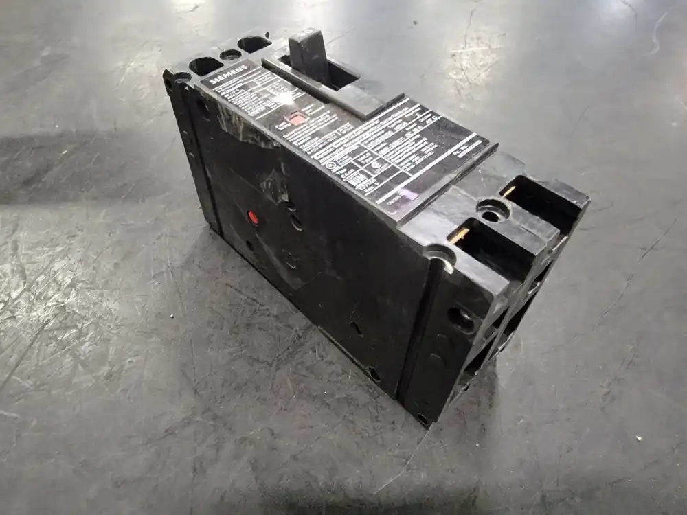 30 Amp, 2 Pole, 480 volts Circuit Breaker HED42B030