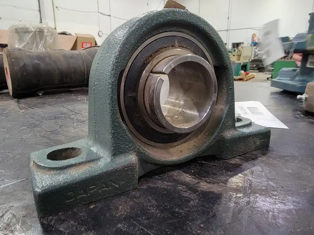 Pillow Block Bearing w/ Adapter Sleeve 1-3/4" Bore, UKP210 HE2310