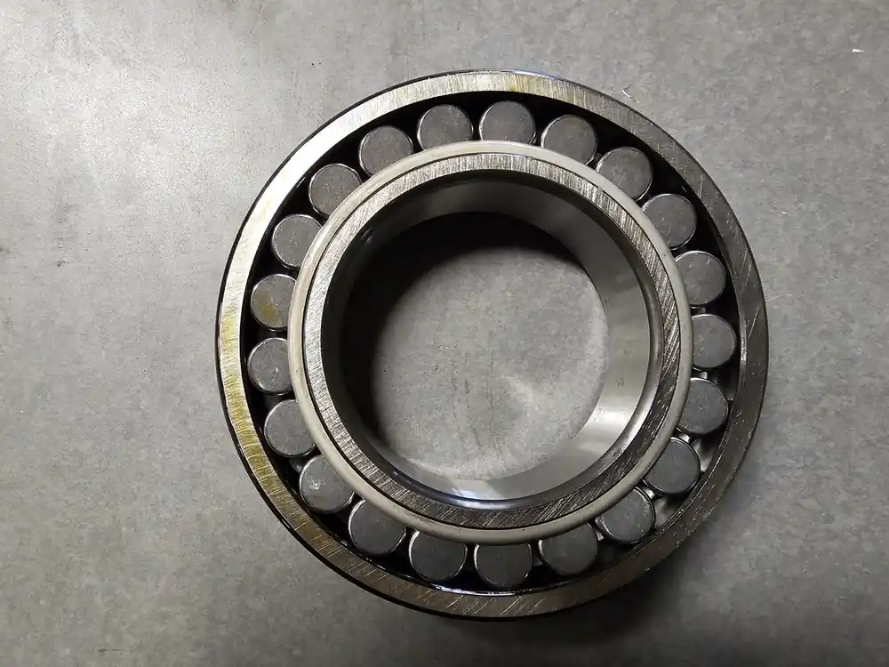 Spherical Roller Bearing 75mm ID x 130mm OD x 31mm W, 22215E/C3