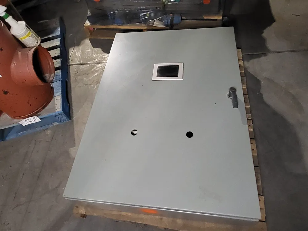 Excel Touch Operator Interface XI882A w/ Enclosure 5412ESBU
