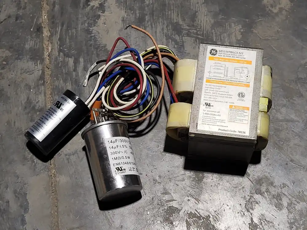High Pressure Sodium Ballast GES150TRILC3-5/2 w/ Ignitor HPS150-3A